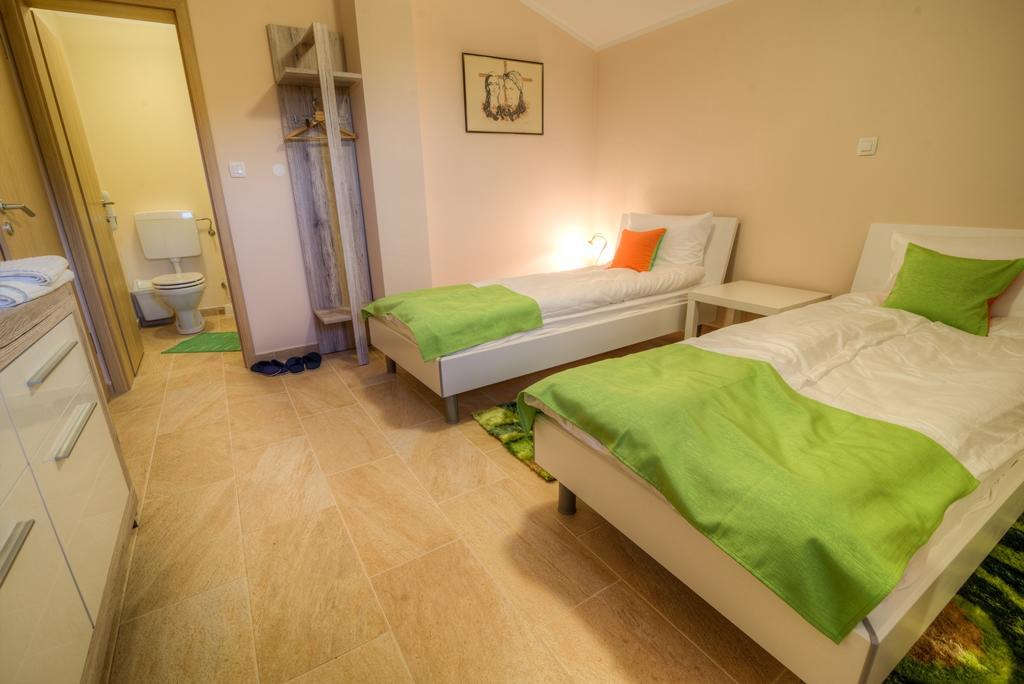 Dobra Hisa Zdravja Cicarija Hotel Golac ภายนอก รูปภาพ