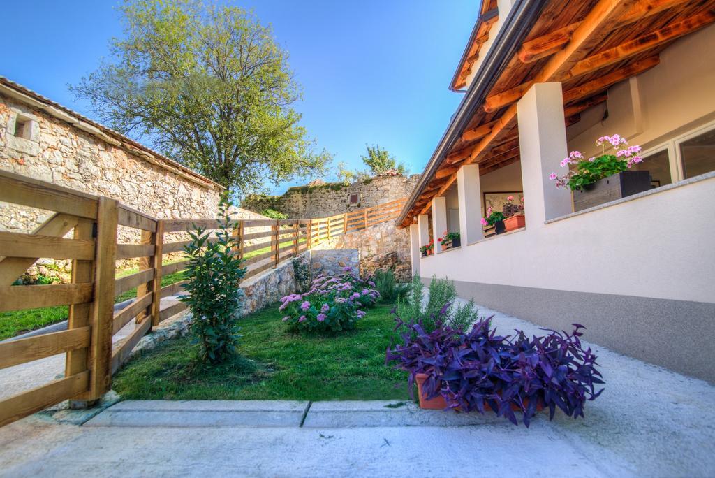 Dobra Hisa Zdravja Cicarija Hotel Golac ภายนอก รูปภาพ